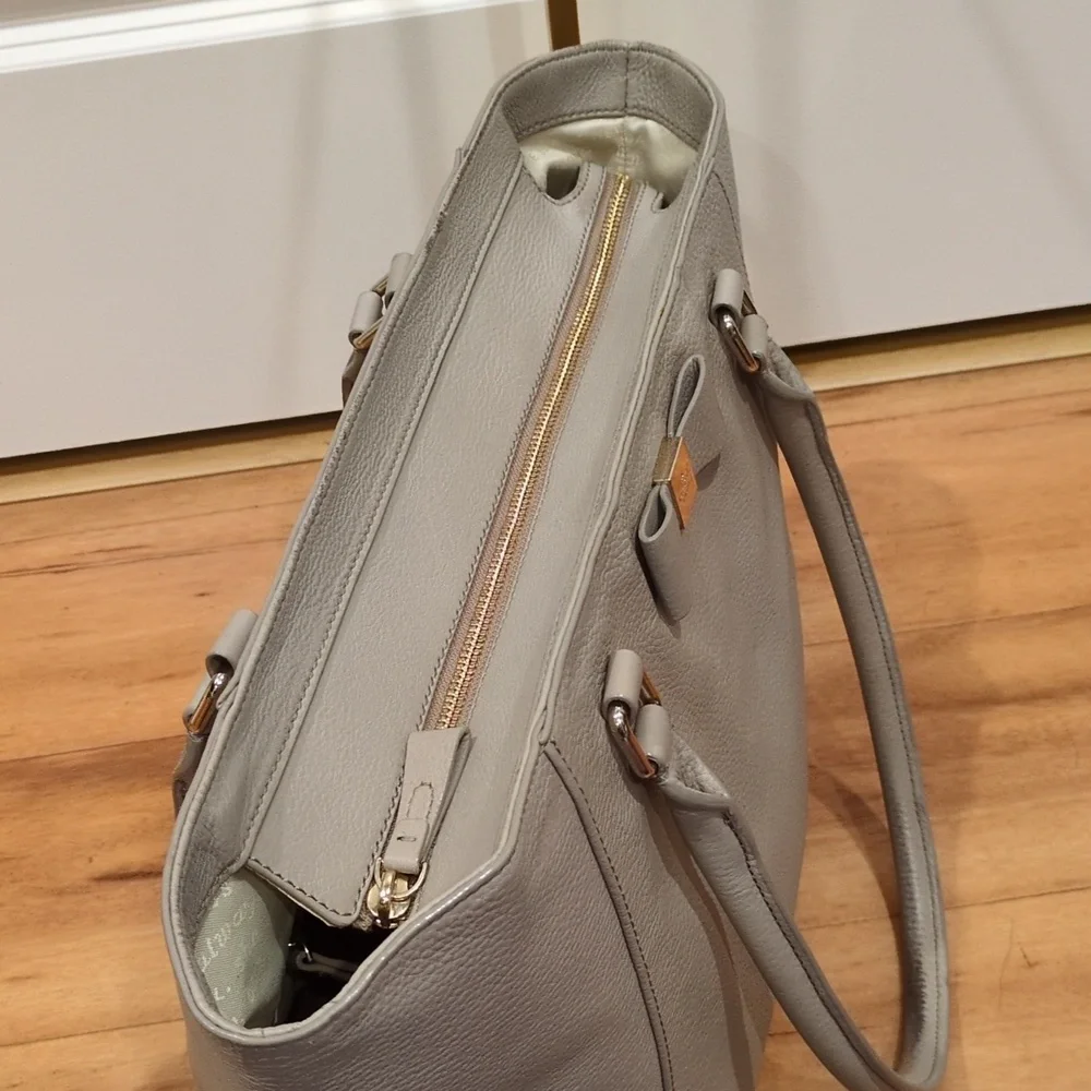 Kate Spade PROJECT Renny Drive Francis in clocktower Taupe Bag STORYBOOK Lining - Picture 6 of 15